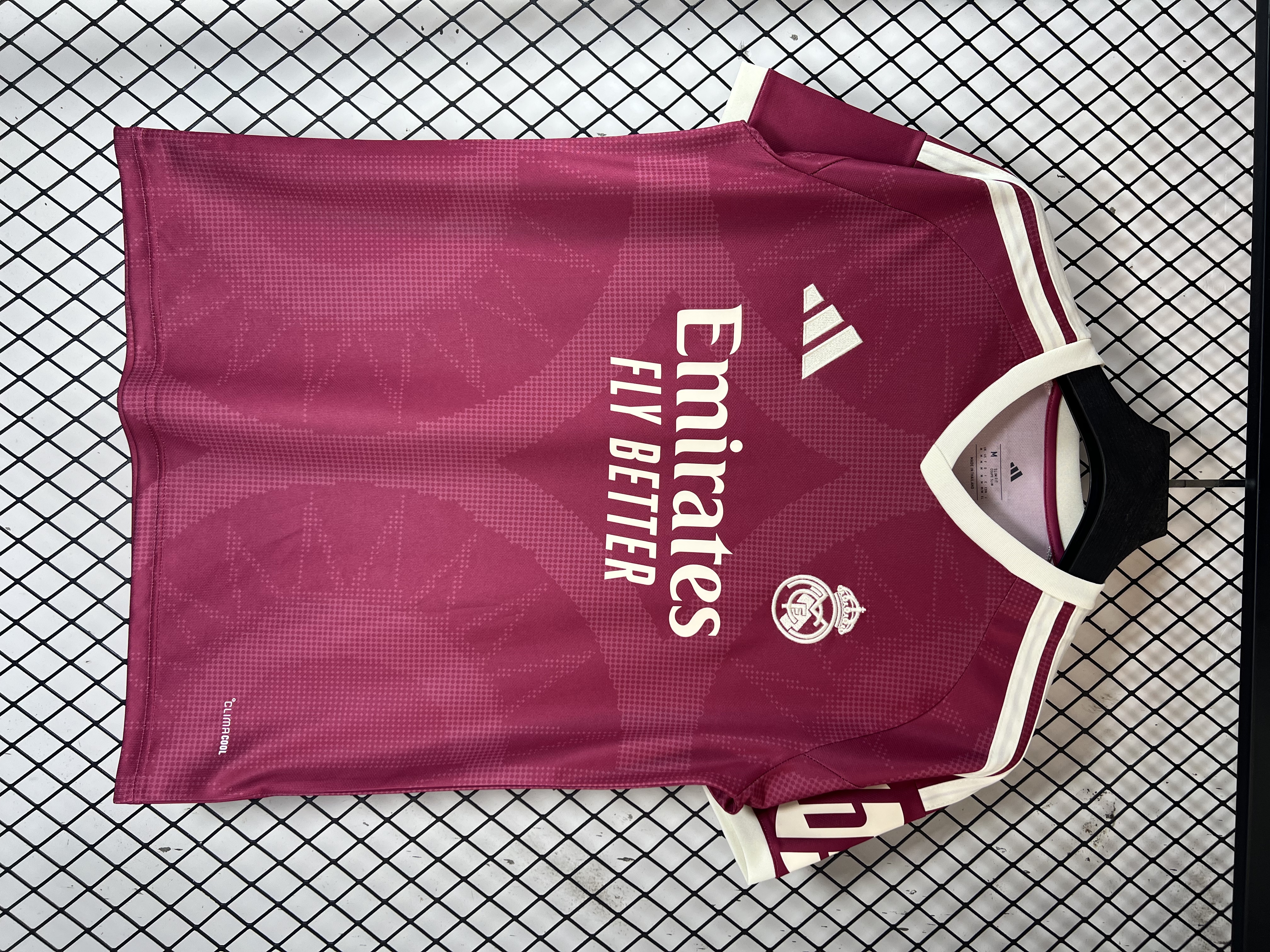 26-27 Maillots des clubs populaires